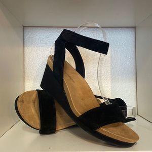 Lucky Brand Karston Black Suede Wedge Sandals